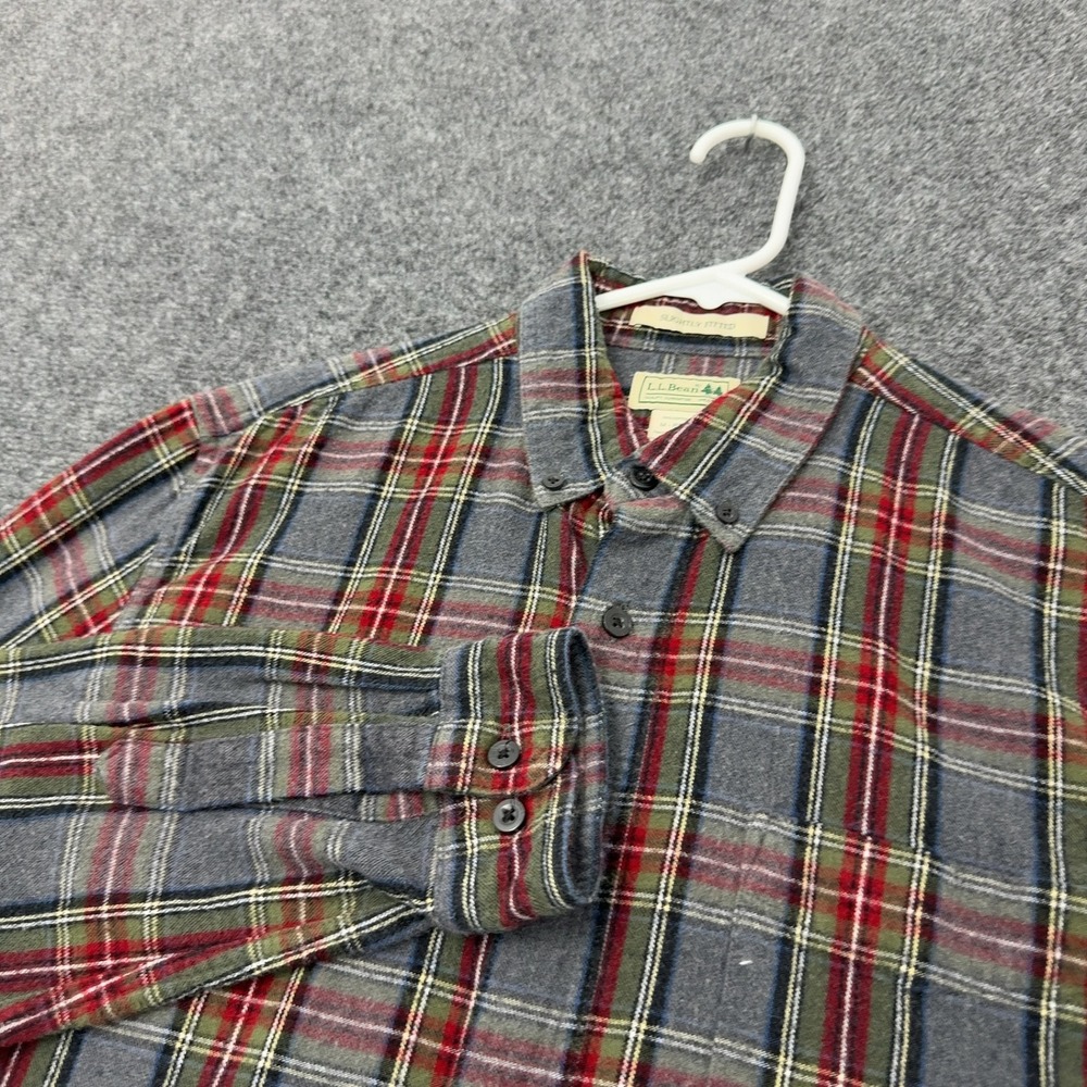 LL Bean Shirt Mens M Gray Cotton Plaid Flannel Button Down Slightly Fitted